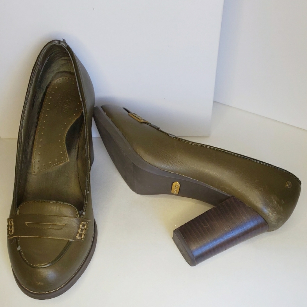 Bass Womens loafer heels